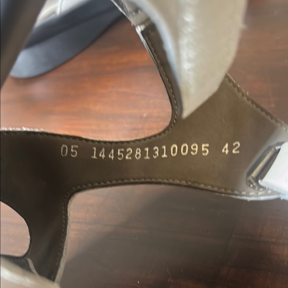 Mephisto Womens Paris Leather White Sandals
size EU 42 - Picture 3 of 17